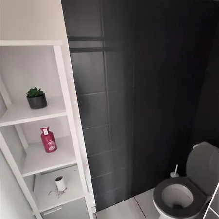 Maison Sur - 500m De La - 4-5 Personnes *